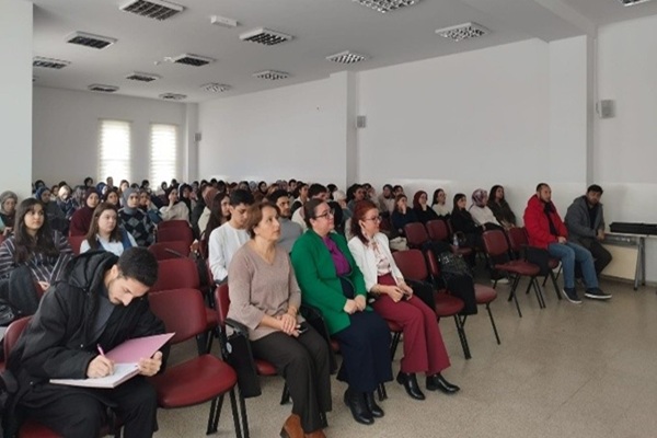 Fakültemiz Öğrencilerine Tütün ve Madde Bağımlılığı ile Mücadele Farkındalık Eğitimleri Gerçekleştirildi