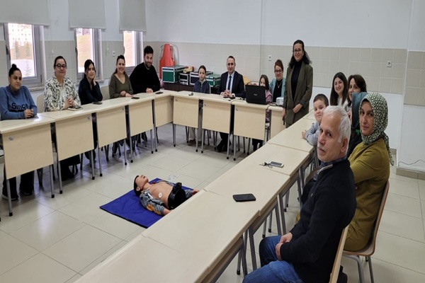 2025 Aile Yılı Etkinliği Kapsamında “İlk Yardım” Eğitimi Düzenlendi