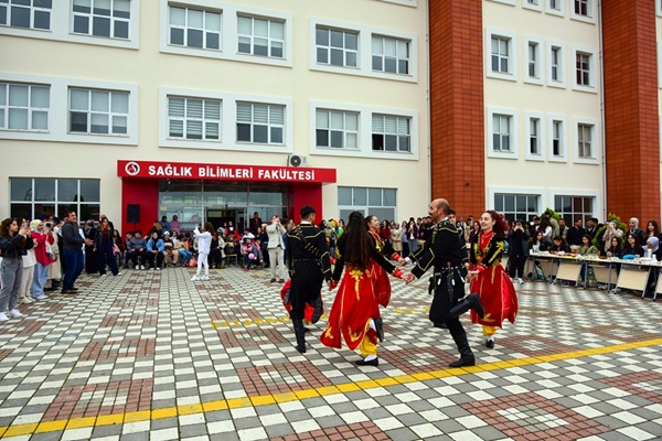 Fakültemizde Renkli Buluşma: Hemşirelik Bölümü Tarafından Otizm Farkındalık Etkinliği Düzenlendi