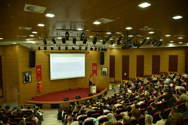Kastamonu Üniversitesi’nde YÖKAK Başkanı Prof. Dr. Kocabıçak Akreditasyon Süreçlerini Anlattı