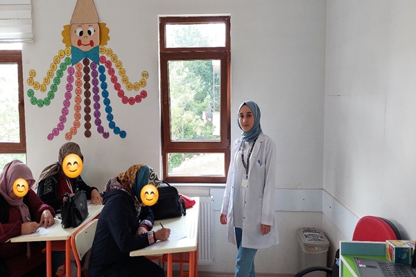 Tübitak 2209-A Projesi Kapsamında Otizmli Özel Birey Ebeveynlerine Yönelik Mindfulness Temelli Stres Azaltma Eğitimi Verildi