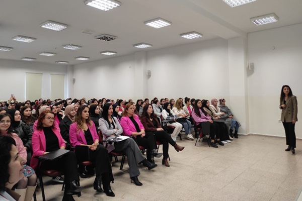 Fakültemiz Öğrencilerine Merkez TSM Ekibi Tarafından Meme Kanseri Farkındalık Ayı Etkinlikleri Kapsamında Eğitim Verildi