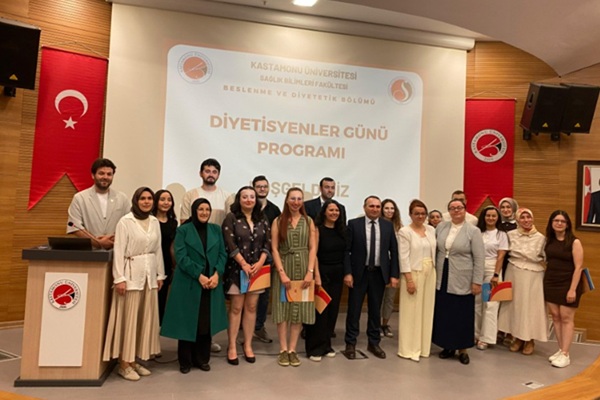 Fakültemiz Beslenme ve Diyetetik Bölümü Tarafından Diyetisyenler Günü Etkinliği Düzenlendi