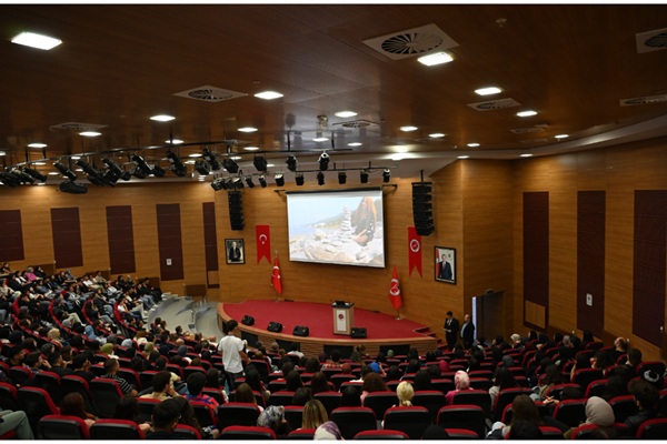 Fakültemize 2025 yılı İçerisinde Kayıt Yaptıran Öğrencilere Yönelik Oryantasyon Programları Gerçekleştirildi.