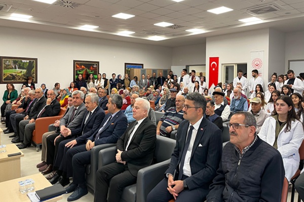 Fakültemiz Hemşirelik Bölümü ile Kastamonu Aile ve Sosyal Hizmetler İl Müdürlüğü İşbirliği İçerisinde 1 Ekim Dünya Yaşlılar Günü Programı Gerçekleştirildi