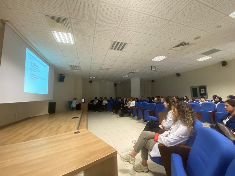 Kastamonu Eğitim ve Araştırma Hastanesi’nde 1. Sınıf Öğrencilerimize Yönelik Oryantasyon Eğitimi Gerçekleştirildi 