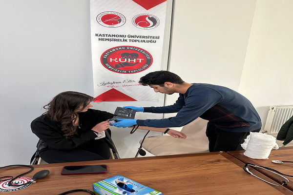 Öğrenci Hemşirelik Topluluğu Sağlık Taraması Etkinliği Düzenledi