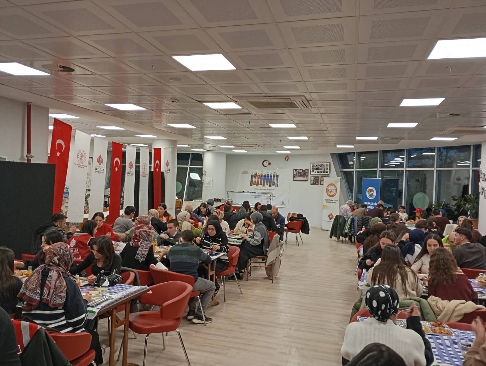 Fakültemiz Hemşirelik Bölümü Öğrencileri İftar Yemeğine Katıldı