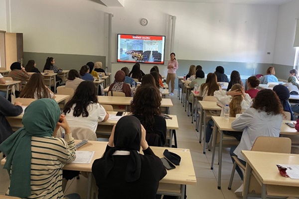 Ebelik Bölümü Oryantasyon Programı Gerçekleştirildi