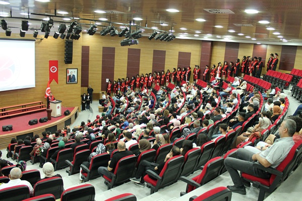 Fakültemiz 2023-2024 Akademik Yılı Mezuniyet Töreni Gerçekleştirildi
